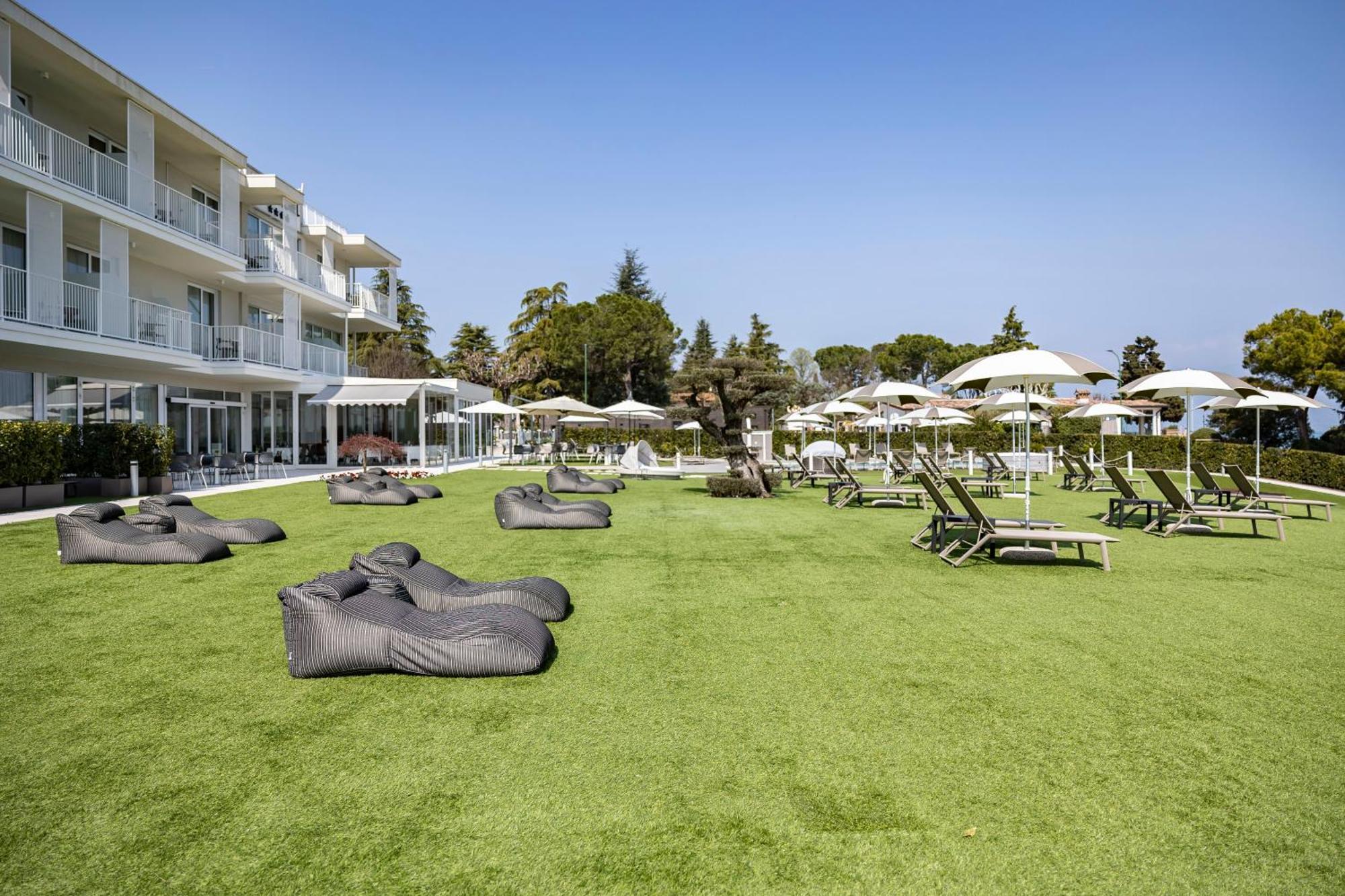 Vision Hotel Peschiera del Garda Esterno foto