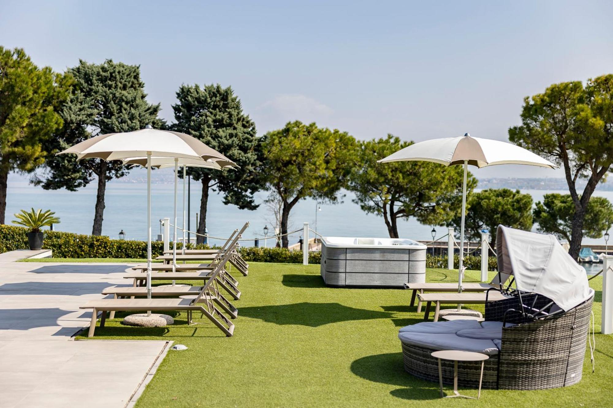 Vision Hotel Peschiera del Garda Esterno foto